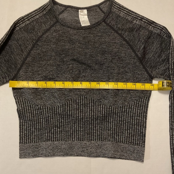 Fabletics Women’s Ombre Seamless Top Gray Long Sleeve - Picture 4 of 9